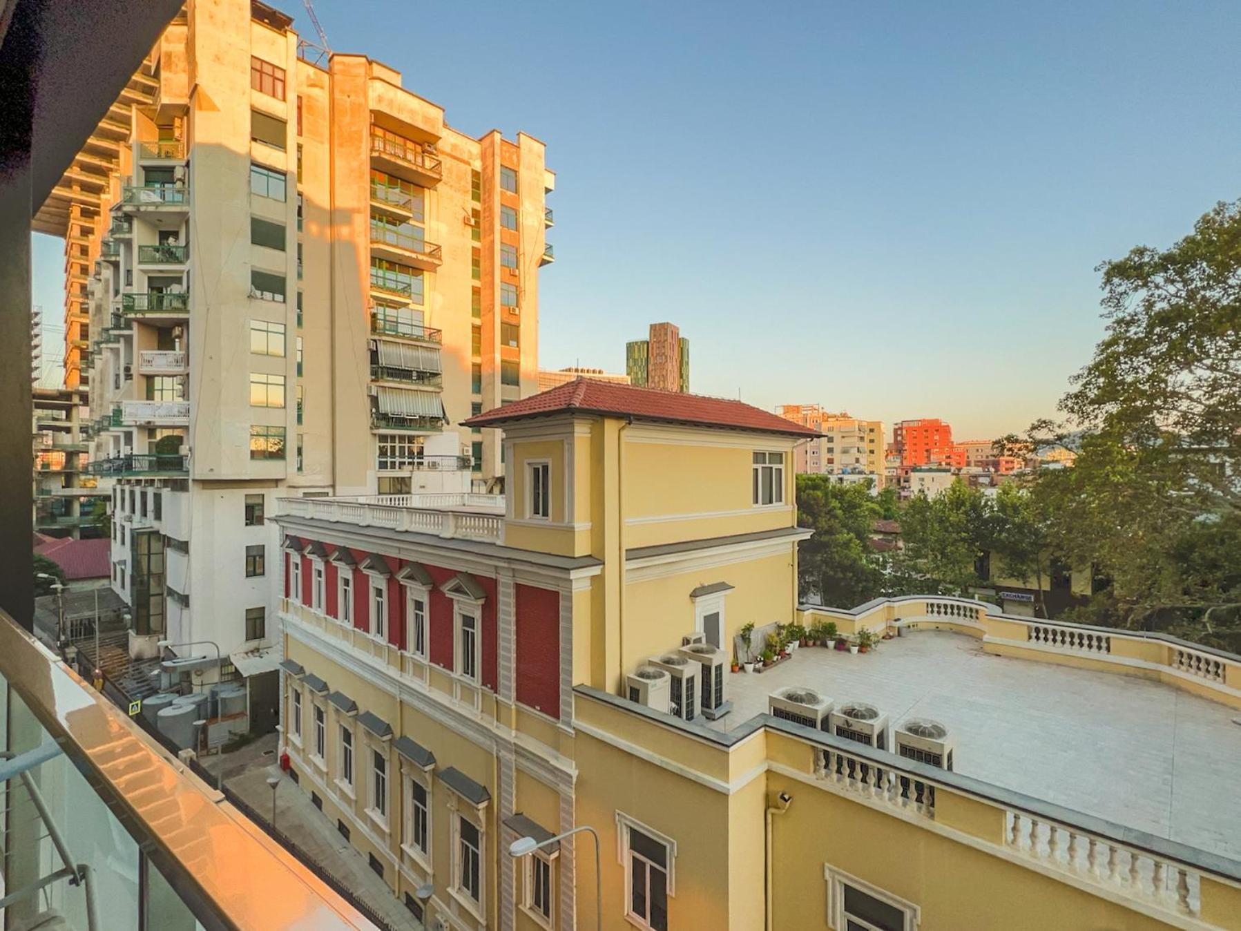 Downtown Grand Comfort Тирана Екстериор снимка