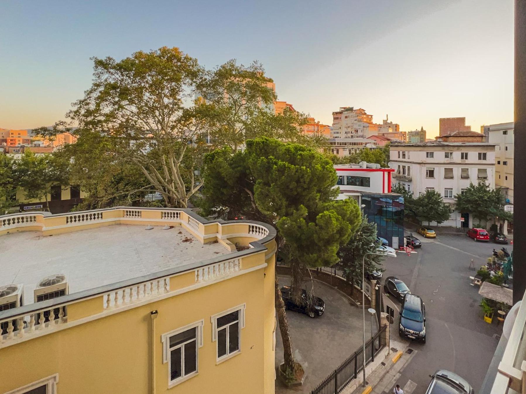 Downtown Grand Comfort Тирана Екстериор снимка